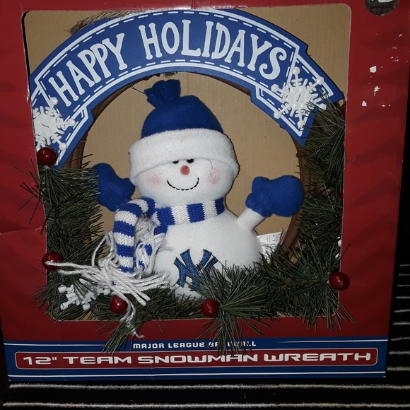 MLB New York Yankees Christmas Wreath - Picture 7 of 8